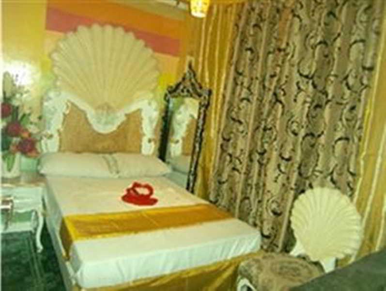 Manila Venetian Hotel Esterno foto